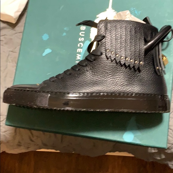 Shoes - Picture 3 of 8